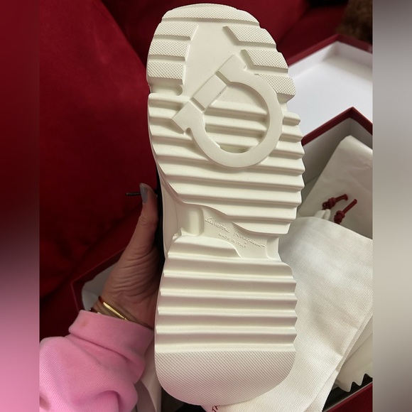 Salvatore Ferragamo sneakers NWT - Picture 9 of 9